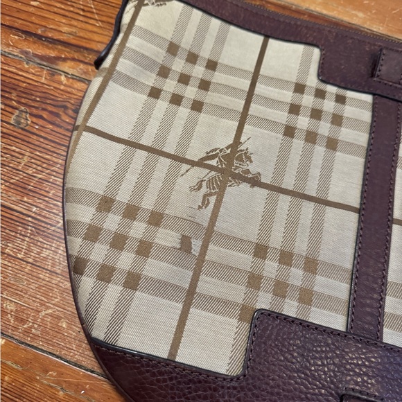 Burberry Vintage Nova Check Leather Shoulder Hobo Bag - Picture 4 of 15